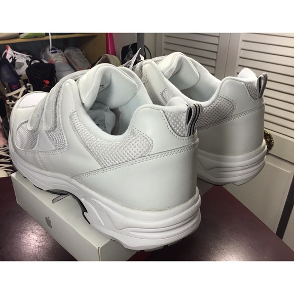 Drew Lightning II V - Men's Athletic Walking Shoe. Like New. - Picture 6 of 16